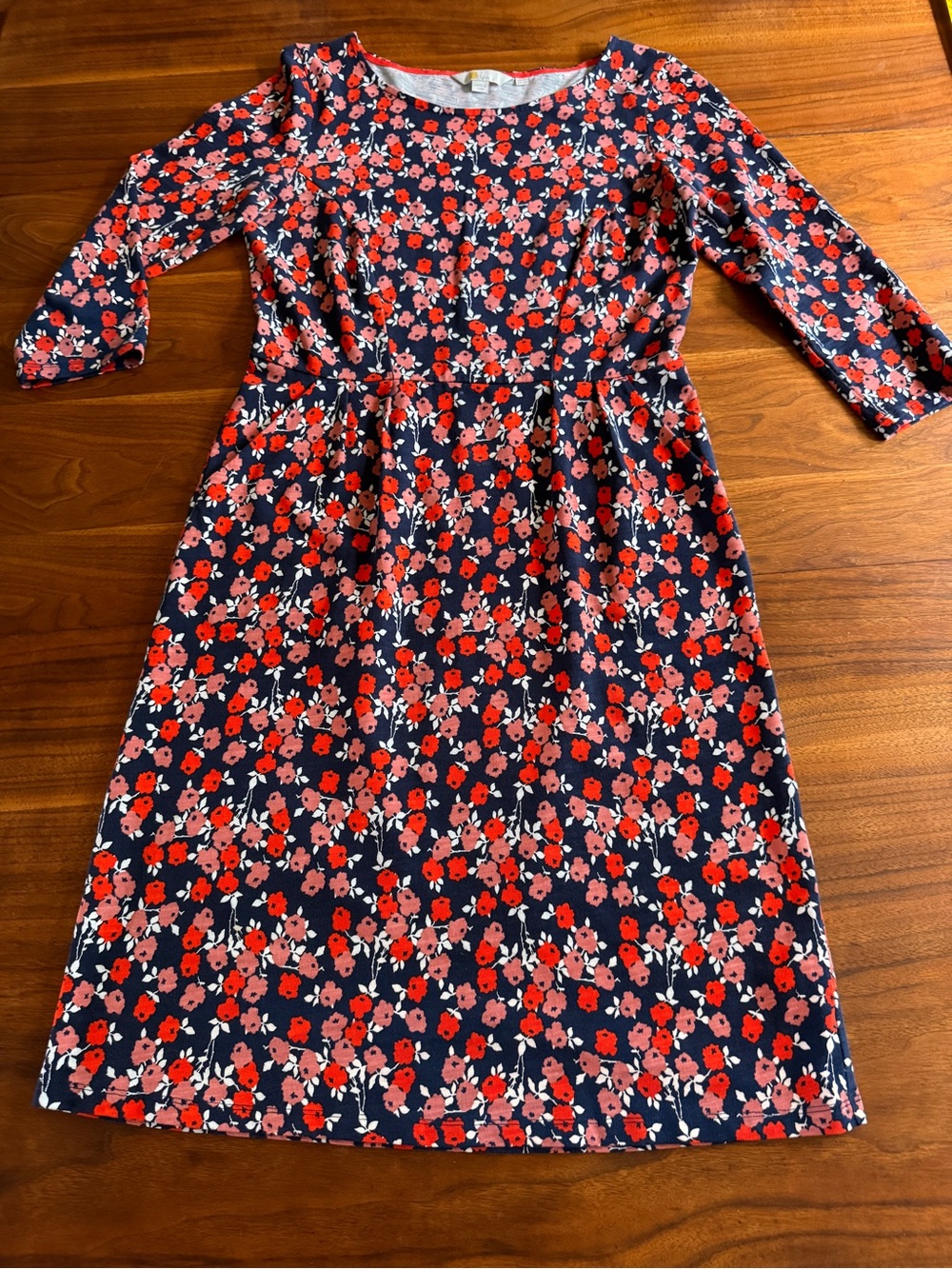 Boden Cotton Knit Ditsy Floral Dress with Pockets, 3/4 sleeves, Fitted Waist 6